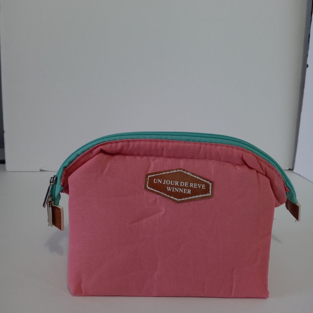 🏖 Un Jour De Reve Winner Cosmetic Bag